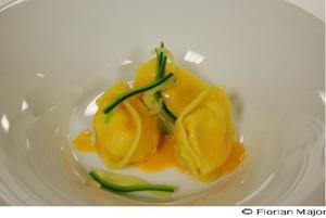 Tortelloni mit Fonduta gefüllt