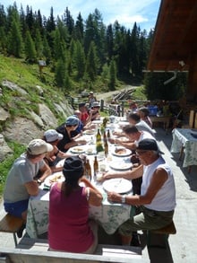 Knödelwanderung zur hauseigenen Alm