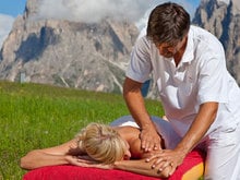 Relaxing massage movements in combination with breathing exercises: a new feel-good ritual from Vitalpina